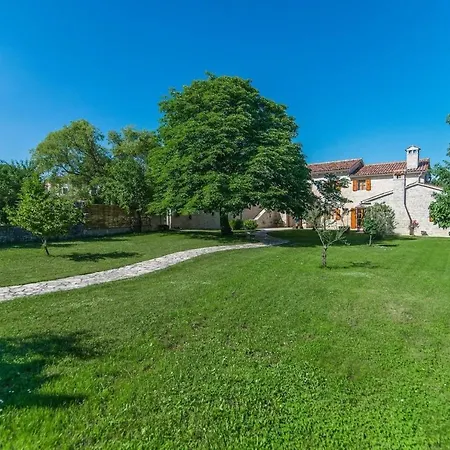 Rustic Benina Rossa 1 With Huge Garden