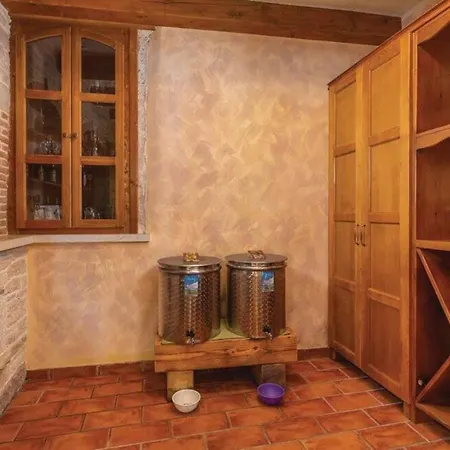 Rustic Benina Rossa 1 With Huge Garden *
